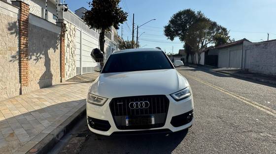 AUDI Q3 2.0 TFSI AMBIENTE QUATTRO 4P GASOLINA S TRONIC
